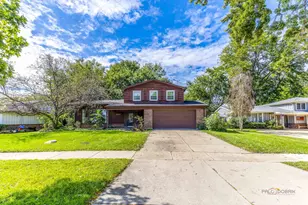 928 N Rohlwing Rd, Palatine, IL 60074 - Photo 1
