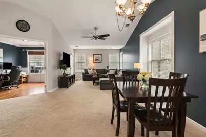 257 Sheffield Drive, Schaumburg, IL 60194 - Photo 5