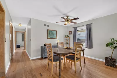 913 S Lancaster Street, Mount Prospect, IL 60056 - Photo 9