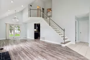 552 Delmar Ct, Elk Grove Village, IL 60007 - Photo 3