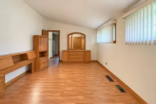2086 Nimitz Dr, Des Plaines, IL 60018 - Photo 7