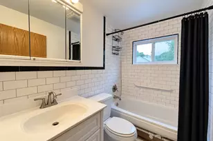 2086 Nimitz Dr, Des Plaines, IL 60018 - Photo 11