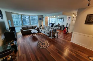 195 N Harbor Dr, Chicago, IL 60601 - Photo 3