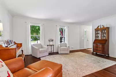 585 Yellowstone Drive, Elgin, IL 60123 - Photo 5