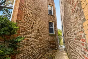 7139 S St Lawrence Ave, Chicago, IL 60619 - Photo 3