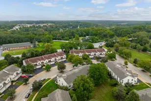 347 Gladstone Ln, Elgin, IL 60120 - Photo 41