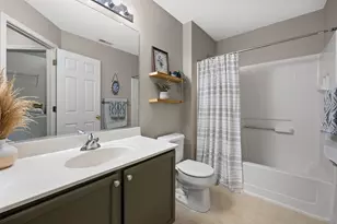 347 Gladstone Ln, Elgin, IL 60120 - Photo 29
