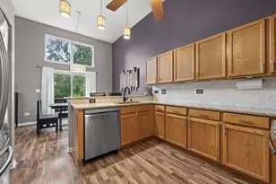 347 Gladstone Ln, Elgin, IL 60120 - Photo 11