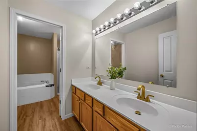 148 S Glenbrook Trail, McHenry, IL 60050 - Photo 17