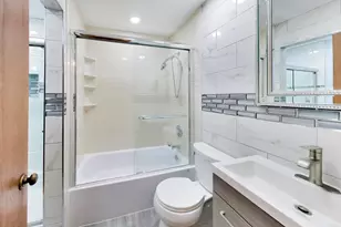 951 Wilma Ln, Elk Grove Village, IL 60007 - Photo 19