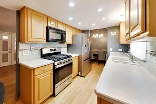 951 Wilma Ln, Elk Grove Village, IL 60007 - Photo 5