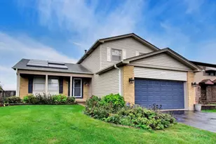 951 Wilma Ln, Elk Grove Village, IL 60007 - Photo 1