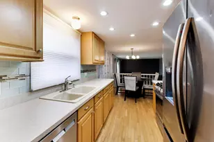 951 Wilma Ln, Elk Grove Village, IL 60007 - Photo 11