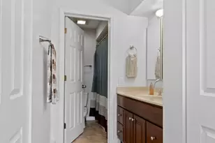6800 N California Ave, Chicago, IL 60645 - Photo 11
