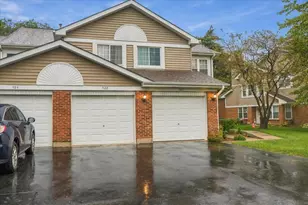 922 W Happfield Dr, Arlington Heights, IL 60004 - Photo 1