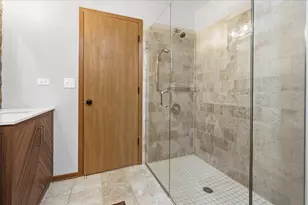 922 W Happfield Dr, Arlington Heights, IL 60004 - Photo 3
