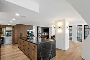 200 E Delaware Pl, Chicago, IL 60611 - Photo 11