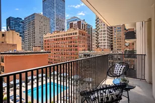 200 E Delaware Pl, Chicago, IL 60611 - Photo 3