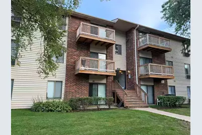 716 Prescott Drive #302, Roselle, IL 60172 - Photo 1