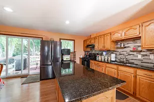 526 Carolyn Ln, Lake Holiday, IL 60552 - Photo 7
