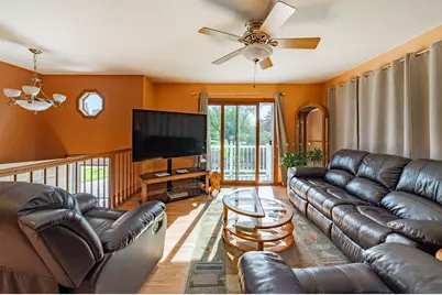 526 Carolyn Lane, Lake Holiday, IL 60552 - Photo 5