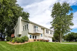 526 Carolyn Ln, Lake Holiday, IL 60552 - Photo 3