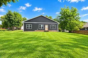 16 Grove St, Bristol, IL 60512 - Photo 7