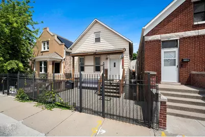 2237 S Oakley Avenue, Chicago, IL 60608 - Photo 1