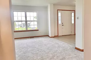 3499 White Oak Dr, Dekalb, IL 60115 - Photo 5