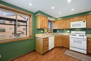 17242 Ridgeland Ave, Tinley Park, IL 60477 - Photo 9