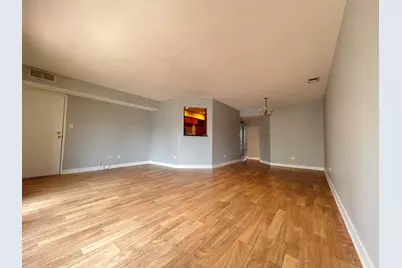 607 Quincy Bridge Lane #302, Glenview, IL 60025 - Photo 3