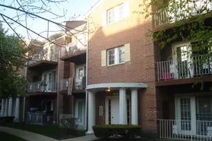 607 Quincy Bridge Ln, Glenview, IL 60025 - Photo 1