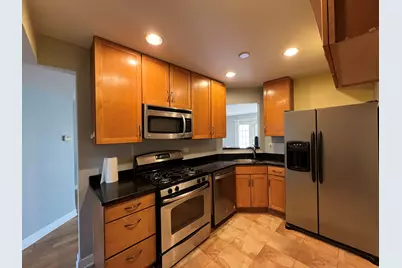 607 Quincy Bridge Lane #302, Glenview, IL 60025 - Photo 5