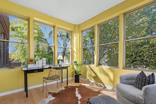 3725 W Byron St, Chicago, IL 60618 - Photo 11