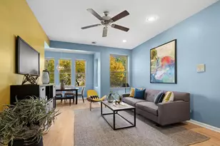 3725 W Byron St, Chicago, IL 60618 - Photo 3