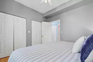 3725 W Byron St, Chicago, IL 60618 - Photo 17