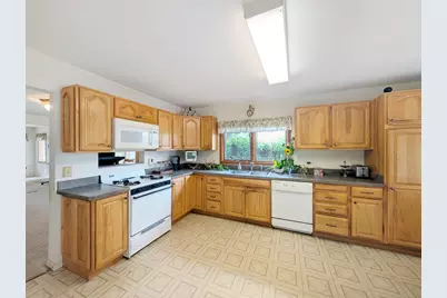 58 N Lake Avenue, Fox Lake, IL 60020 - Photo 3