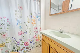 58 N Lake Ave, Fox Lake, IL 60020 - Photo 5