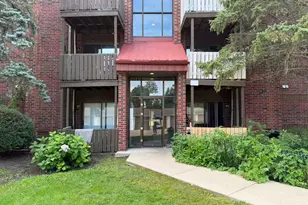 1340 Brook St, Saint Charles, IL 60174 - Photo 3