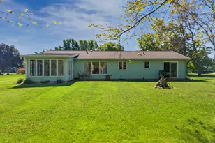 262 Brookside Dr, Paw Paw, IL 61353 - Photo 5