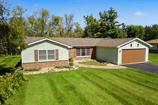 262 Brookside Dr, Paw Paw, IL 61353 - Photo 3