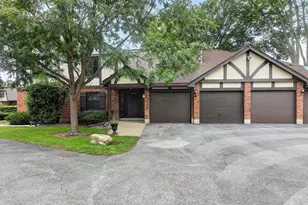 8255 Juniper Ct, Palos Hills, IL 60465 - Photo 1