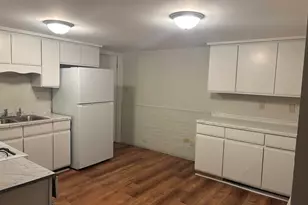 322 College Ave, Dekalb, IL 60115 - Photo 5