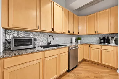 3260 N Clark Street #304, Chicago, IL 60657 - Photo 5