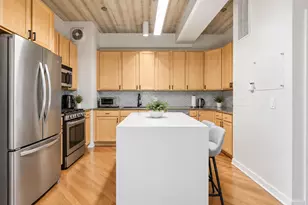 3260 N Clark St, Chicago, IL 60657 - Photo 3