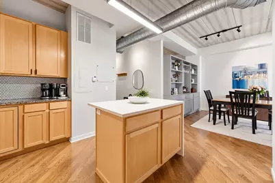 3260 N Clark Street #304, Chicago, IL 60657 - Photo 7
