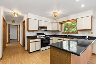 1600 Brentford Dr, Naperville, IL 60563 - Photo 19
