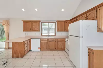 407 Sorin Circle, Manteno, IL 60950 - Photo 5