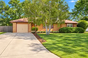 1004 Magnolia Dr, Joliet, IL 60435 - Photo 1