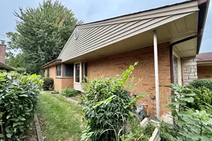 402 S Na Wa Ta Ave, Mount Prospect, IL 60056 - Photo 3